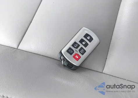 2019 Toyota Sienna Xle 8 Passenger z USA, uszkodzony, nr VIN 5TDYZ3DC3KS970276